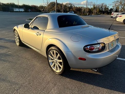 Used 2008 MAZDA MX-5 Miata Grand Touring w/ Premium Pkg image 4