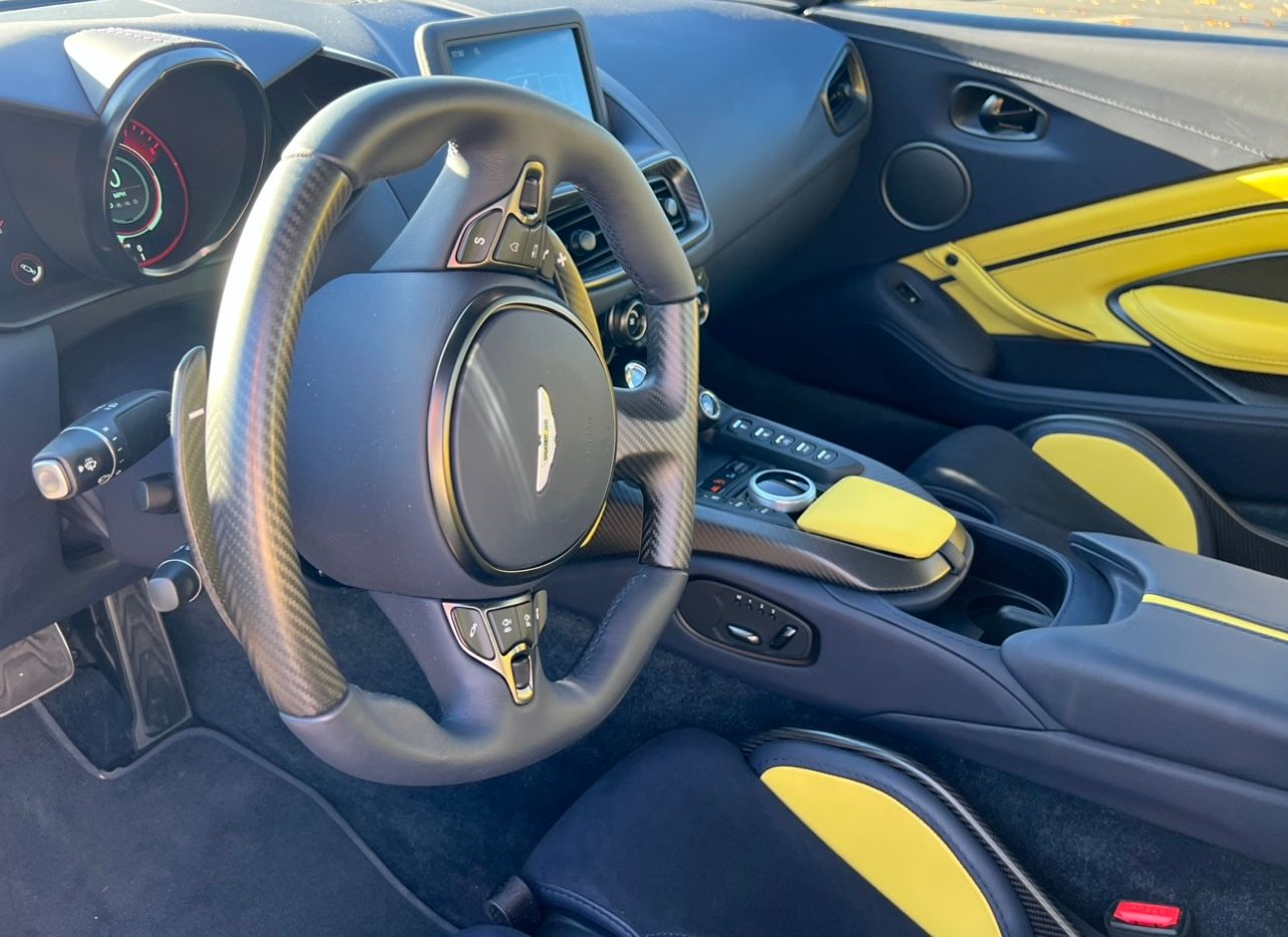 Used 2023 Aston Martin V12 Vantage RWD image 22