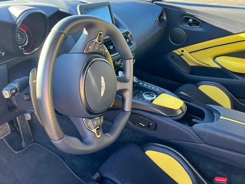 Used 2023 Aston Martin V12 Vantage image 21