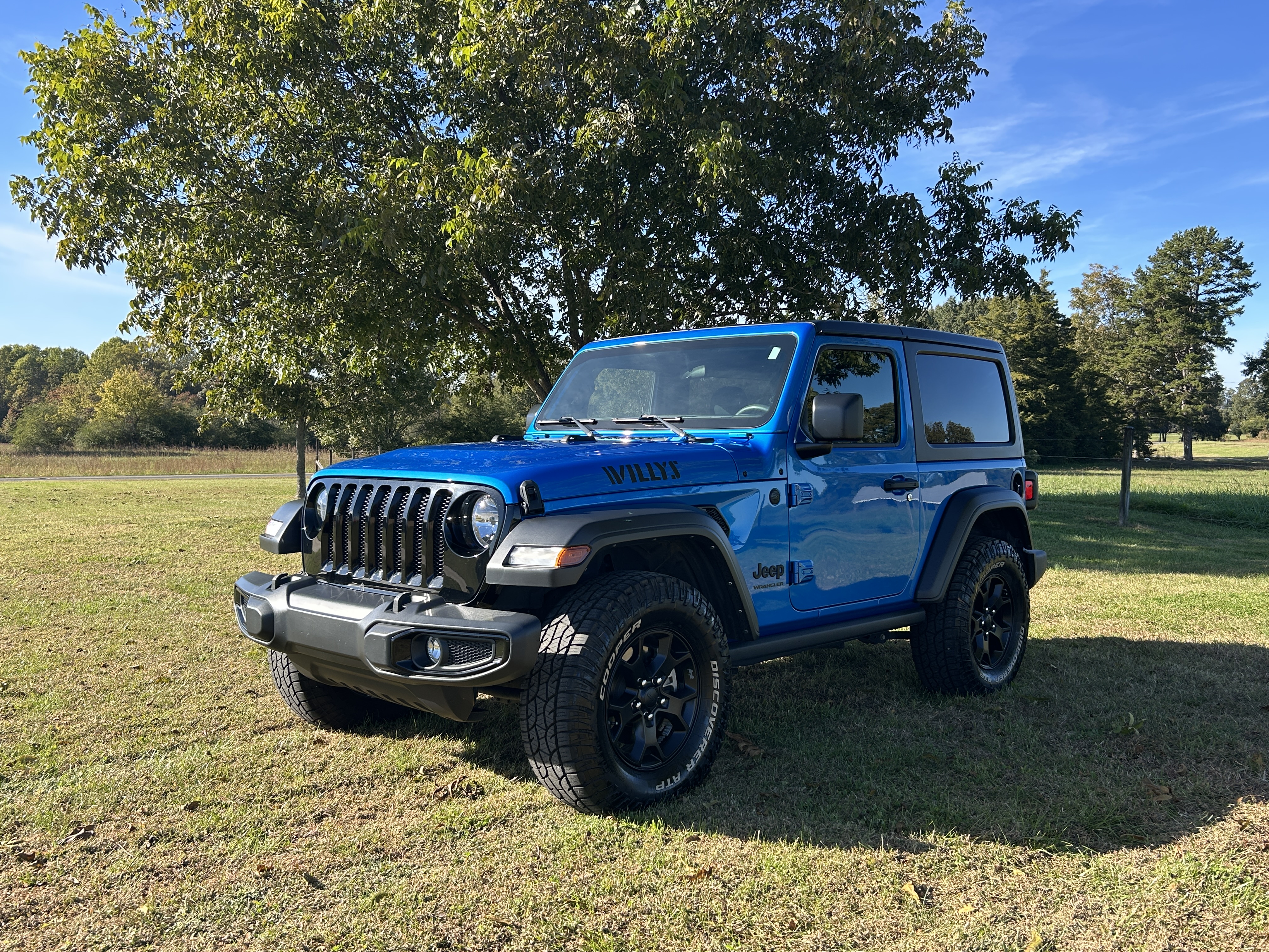 Used 2022 Jeep Wrangler Sport AWD/4WD image 2