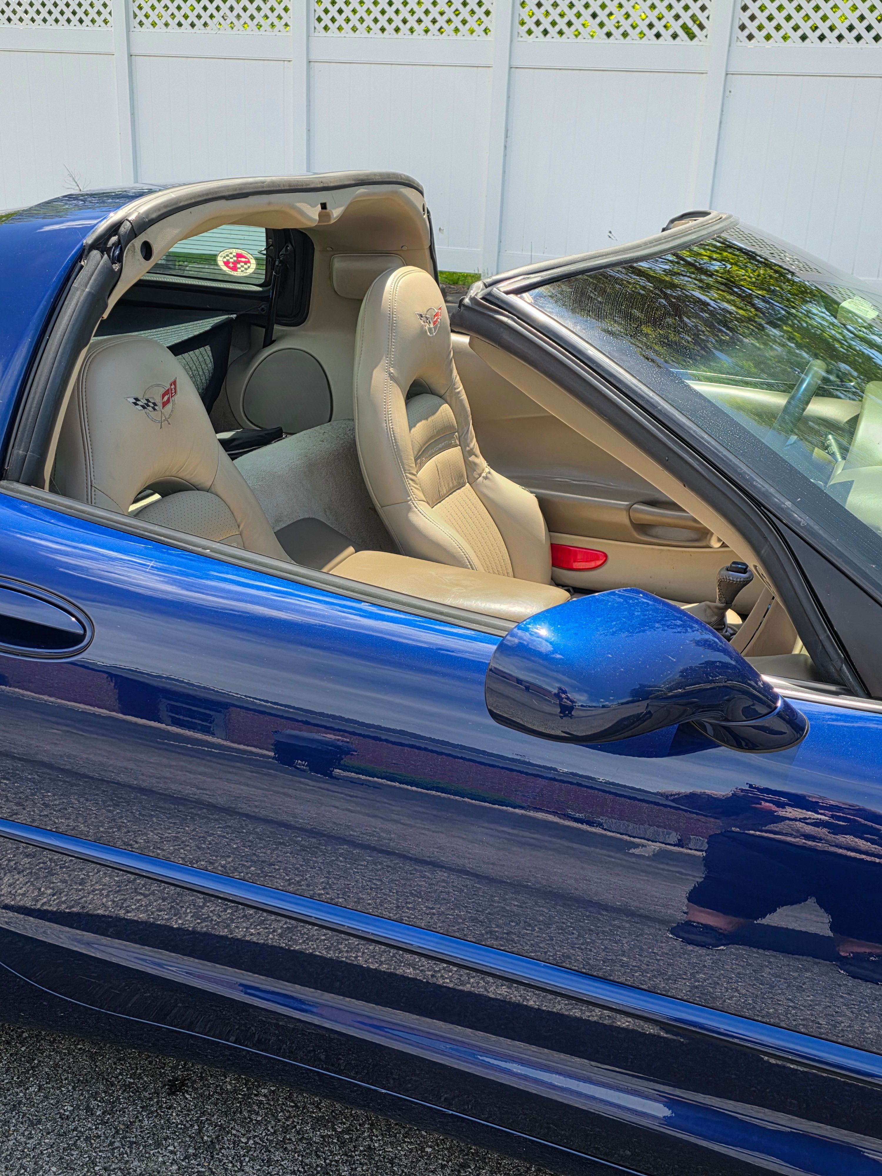 Used 2004 Chevrolet Corvette Coupe w/ Preferred Equipment Group RWD image 4