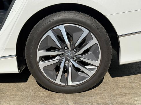Used 2020 Honda Accord Touring image 31