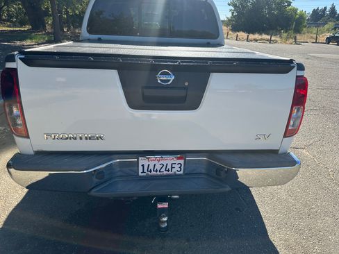 Used 2017 Nissan Frontier SV RWD image 11