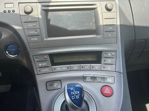 Used 2014 Toyota Prius Two FWD image 10