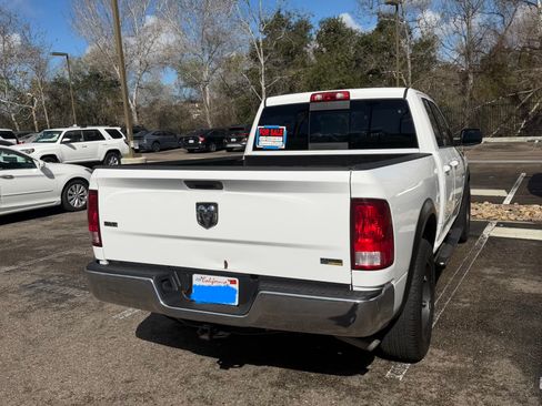Used 2017 RAM 1500 Classic SLT image 2