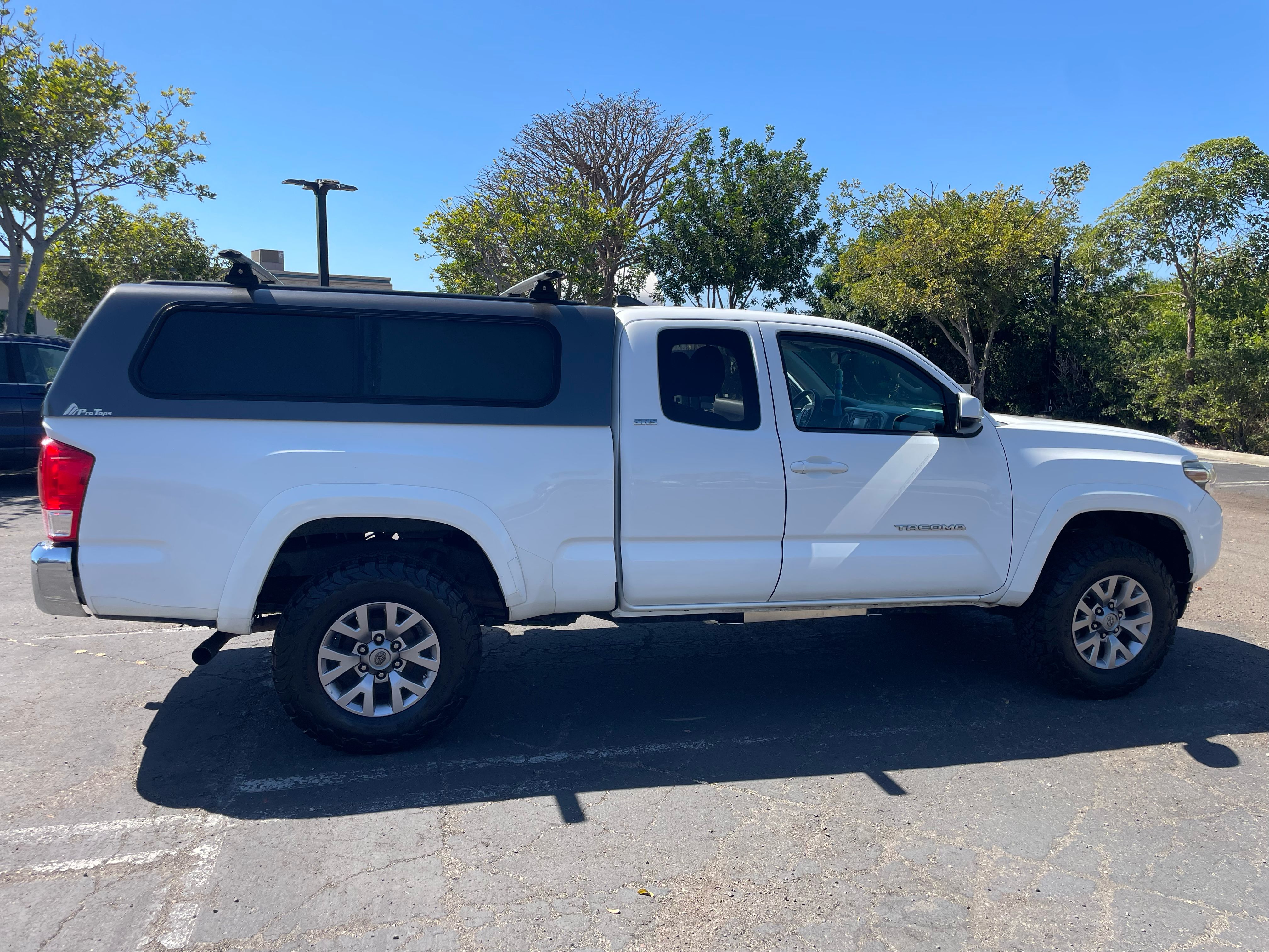 Used 2016 Toyota Tacoma SR5 RWD image 9