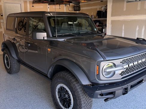 Used 2023 Ford Bronco Badlands w/ Sasquatch Package AWD/4WD image 4