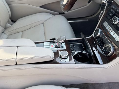 Used 2013 Mercedes-Benz SL 550 image 20