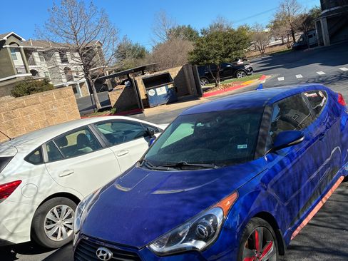 Used 2013 Hyundai Veloster Turbo image 4