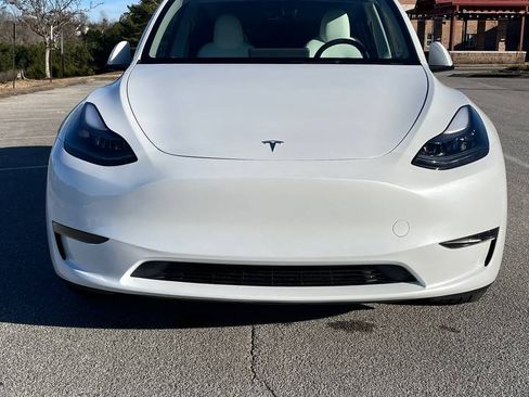 Used 2025 Tesla Model Y Long Range image 4