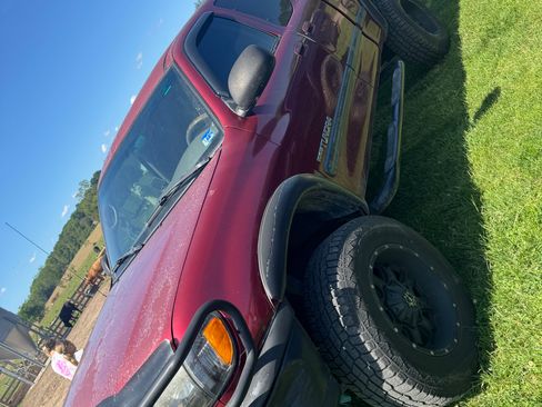 Used 2000 Toyota Tundra SR5 AWD/4WD image 6