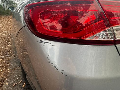 Used 2015 Chrysler 200 Limited w/ Convenience Group image 9