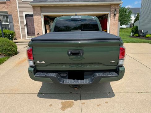 Used 2022 Toyota Tacoma Limited AWD/4WD image 5
