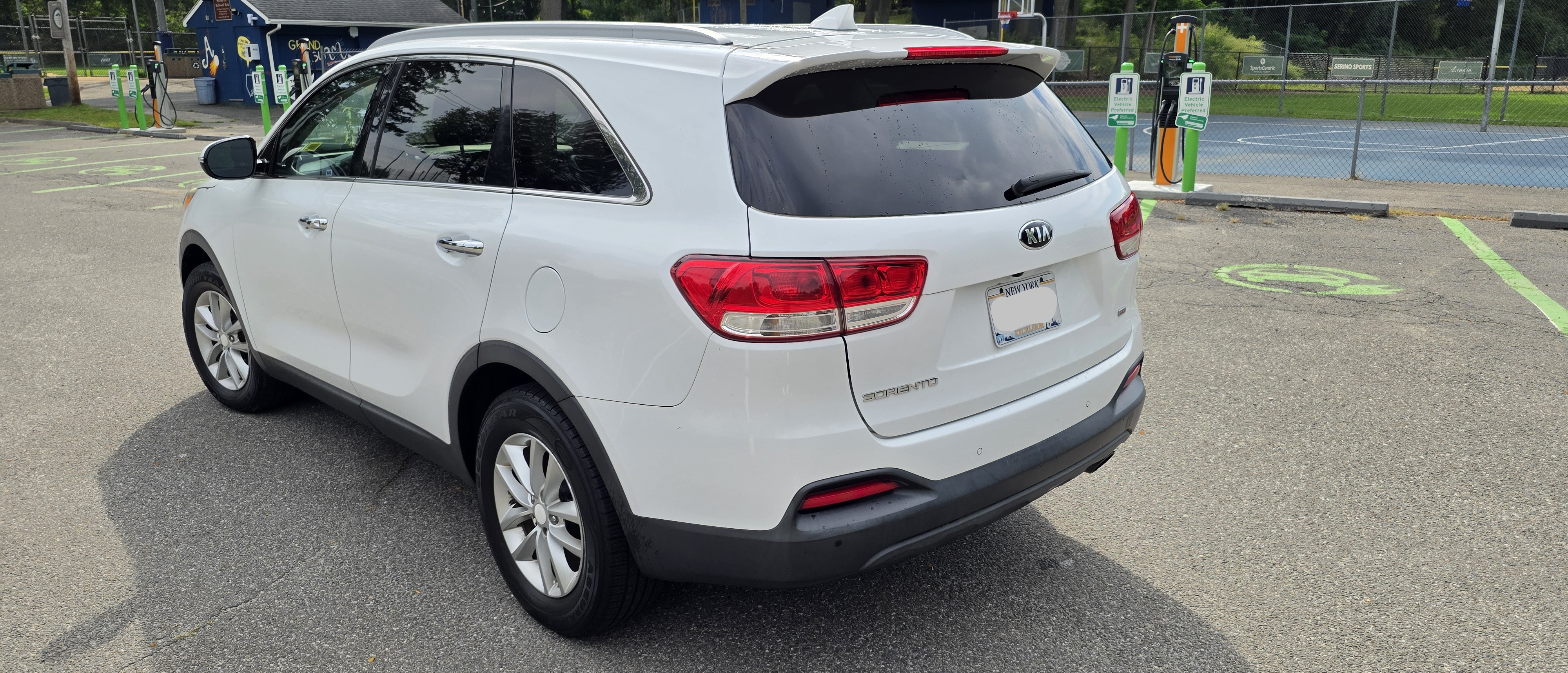 Used 2017 Kia Sorento FWD w/ LX Convenience Package image 8