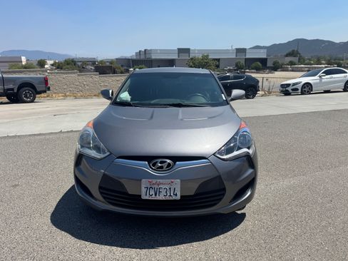 Used 2013 Hyundai Veloster image 5