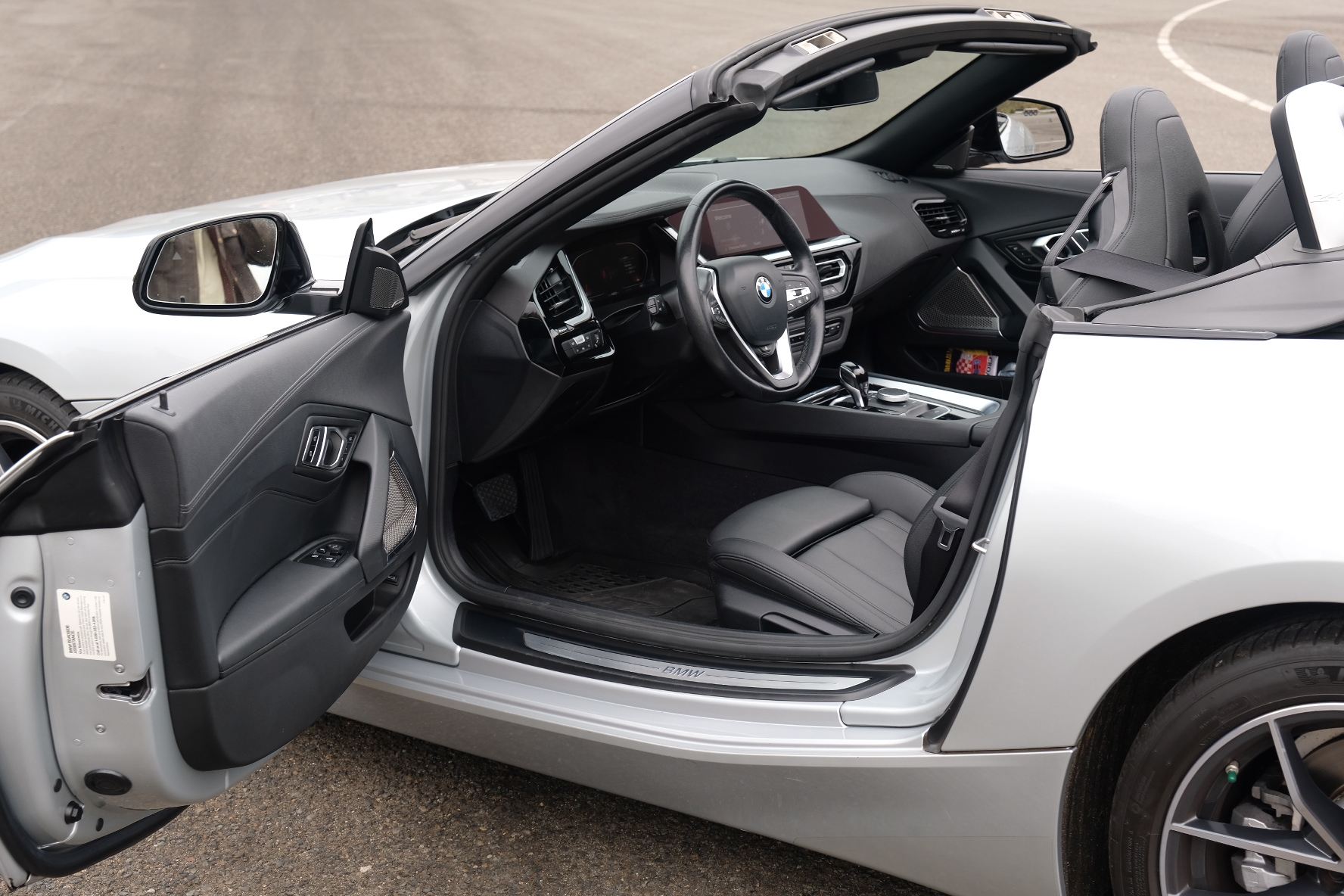 Used 2022 BMW Z4 sDrive30i w/ Premium Package 2 RWD image 6