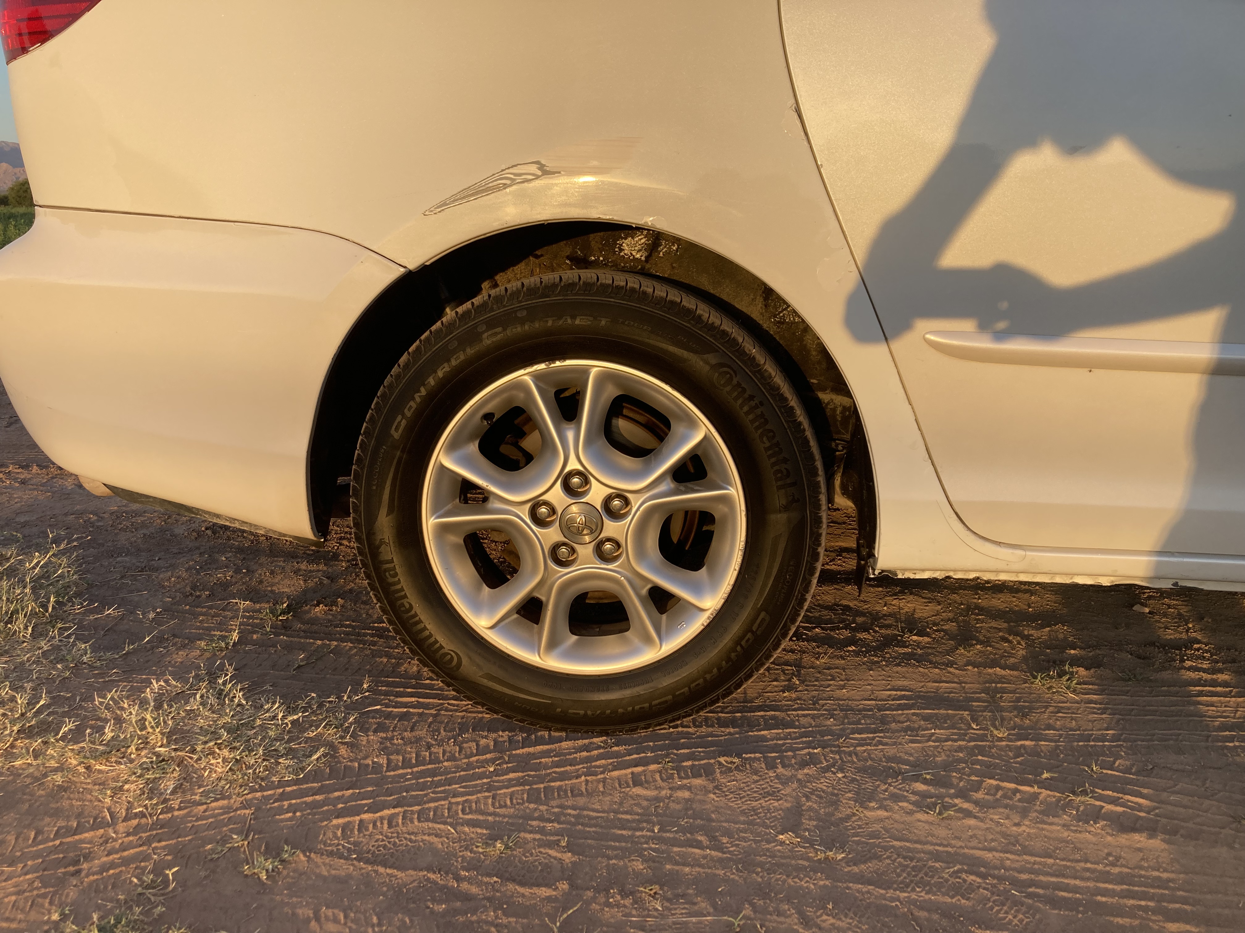 Used 2004 Toyota Sienna XLE w/ XLE Pkg 12 FWD image 19