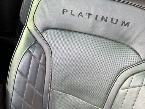 Used 2017 Ford Explorer Platinum image 9