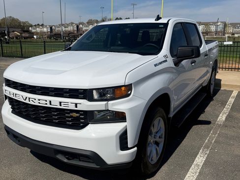 Used 2022 Chevrolet Silverado 1500 Custom w/ Safety Confidence Package image 1