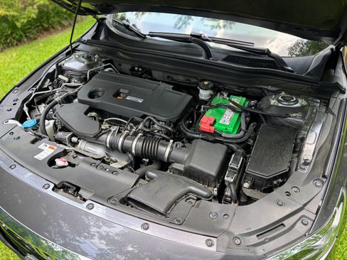 Used 2020 Honda Accord Touring image 13