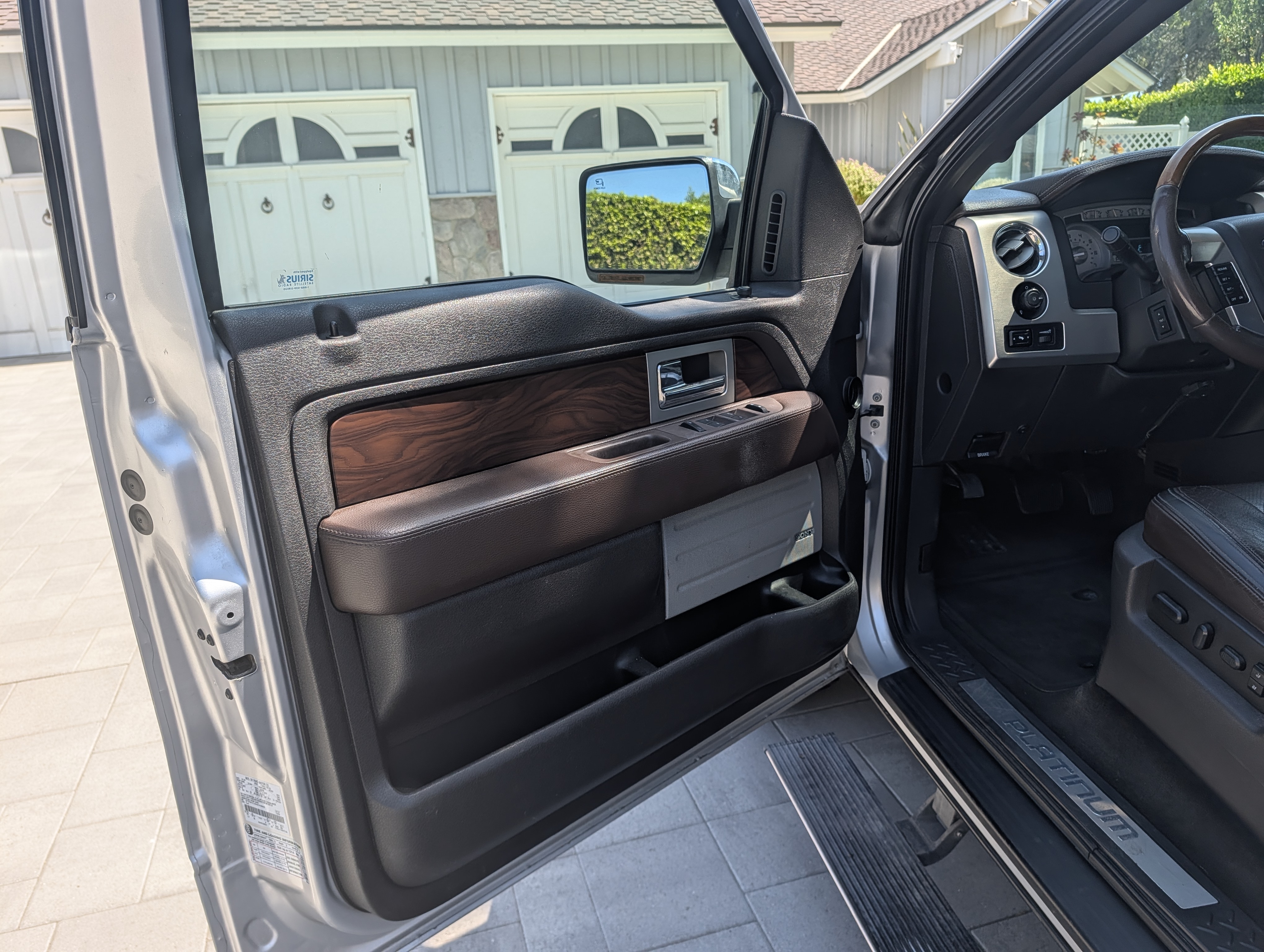 Used 2010 Ford F150 Platinum RWD image 8