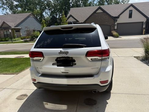 Used 2020 Jeep Grand Cherokee Limited AWD/4WD image 10