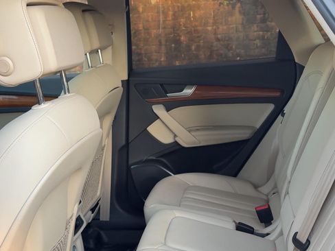 Used 2021 Audi Q5 2.0T Premium Plus image 11