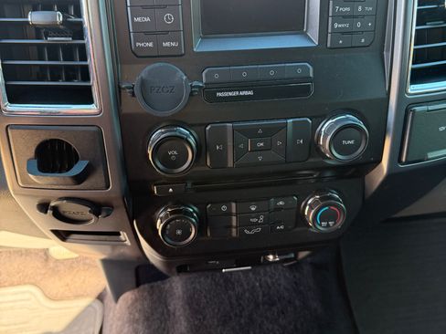 Used 2016 Ford F150 XLT image 11