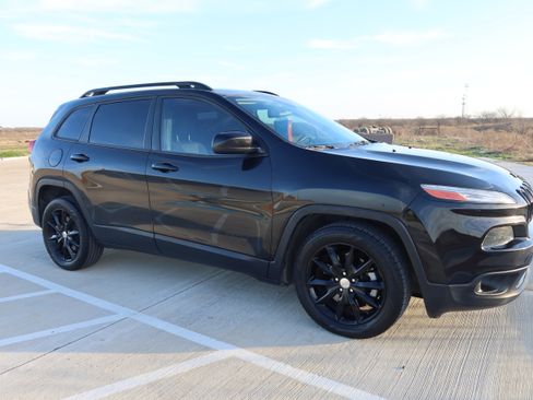 Used 2014 Jeep Cherokee Latitude image 5
