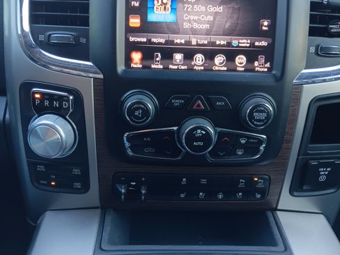 Used 2016 RAM 1500 Laramie w/ Convenience Group image 8