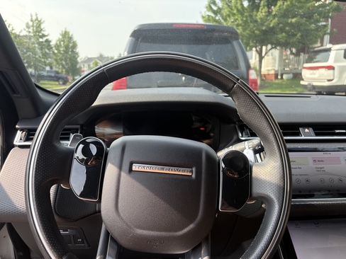 Used 2018 Land Rover Range Rover Velar R-Dynamic SE AWD/4WD image 13