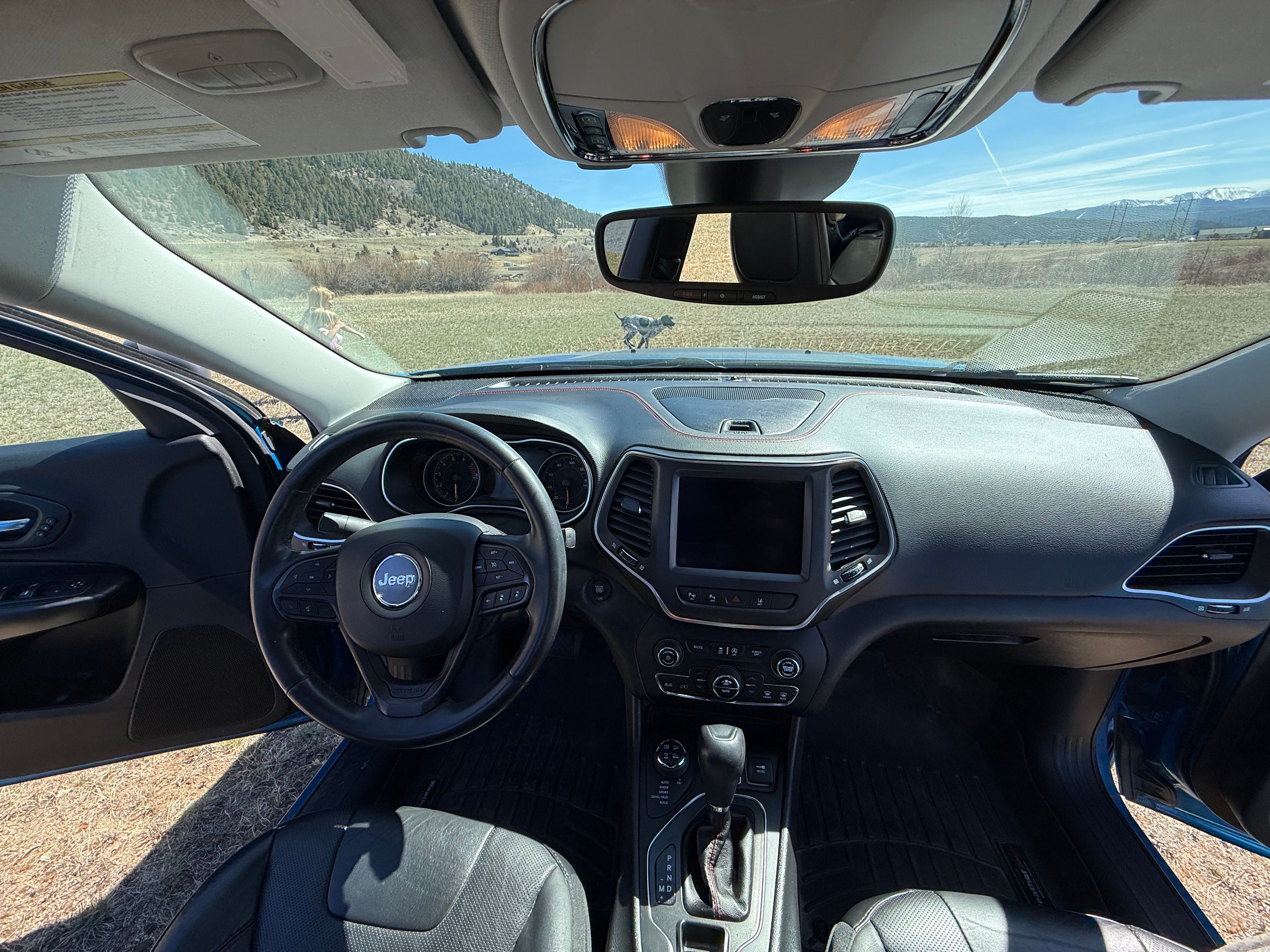 Used 2019 Jeep Cherokee Trailhawk AWD/4WD image 5