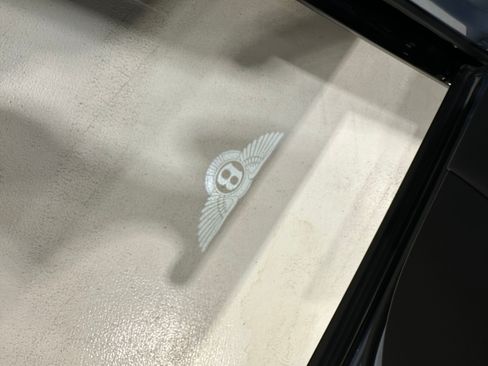 Used 2022 Bentley Bentayga image 24