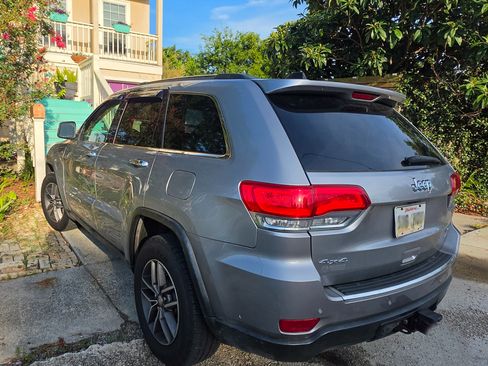 Used 2017 Jeep Grand Cherokee Limited w/ Trailer Tow Group IV AWD/4WD image 2