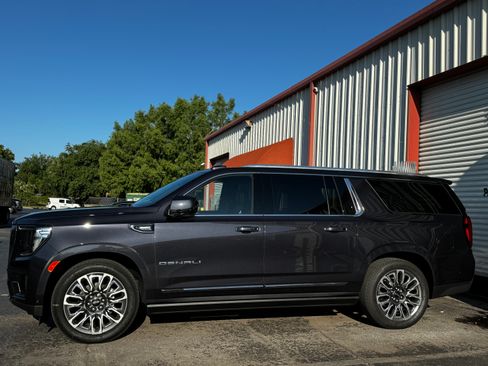 Used 2024 GMC Yukon XL Denali Ultimate image 4