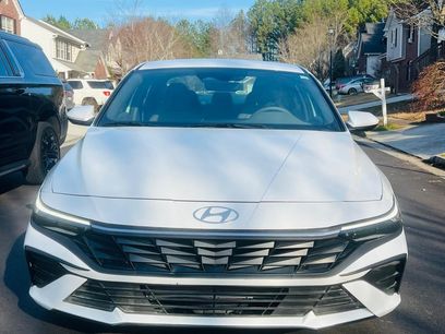 Used 2025 Hyundai Elantra SE
