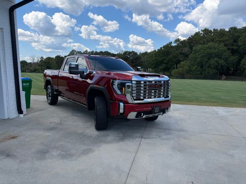 Used 2024 GMC Sierra 2500 Denali w/ Denali Reserve Package AWD/4WD image 2