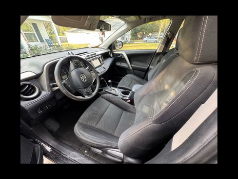 Used 2013 Toyota RAV4 XLE image 20