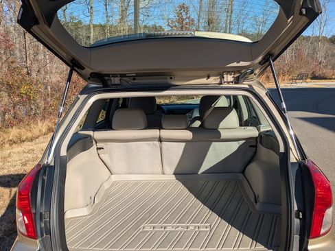 Used 2008 Subaru Outback 2.5i Limited L.L. Bean image 23