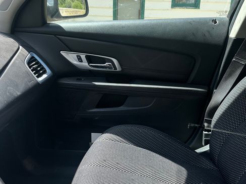 Used 2017 GMC Terrain SLE w/ Driver Alert Package I AWD/4WD image 6