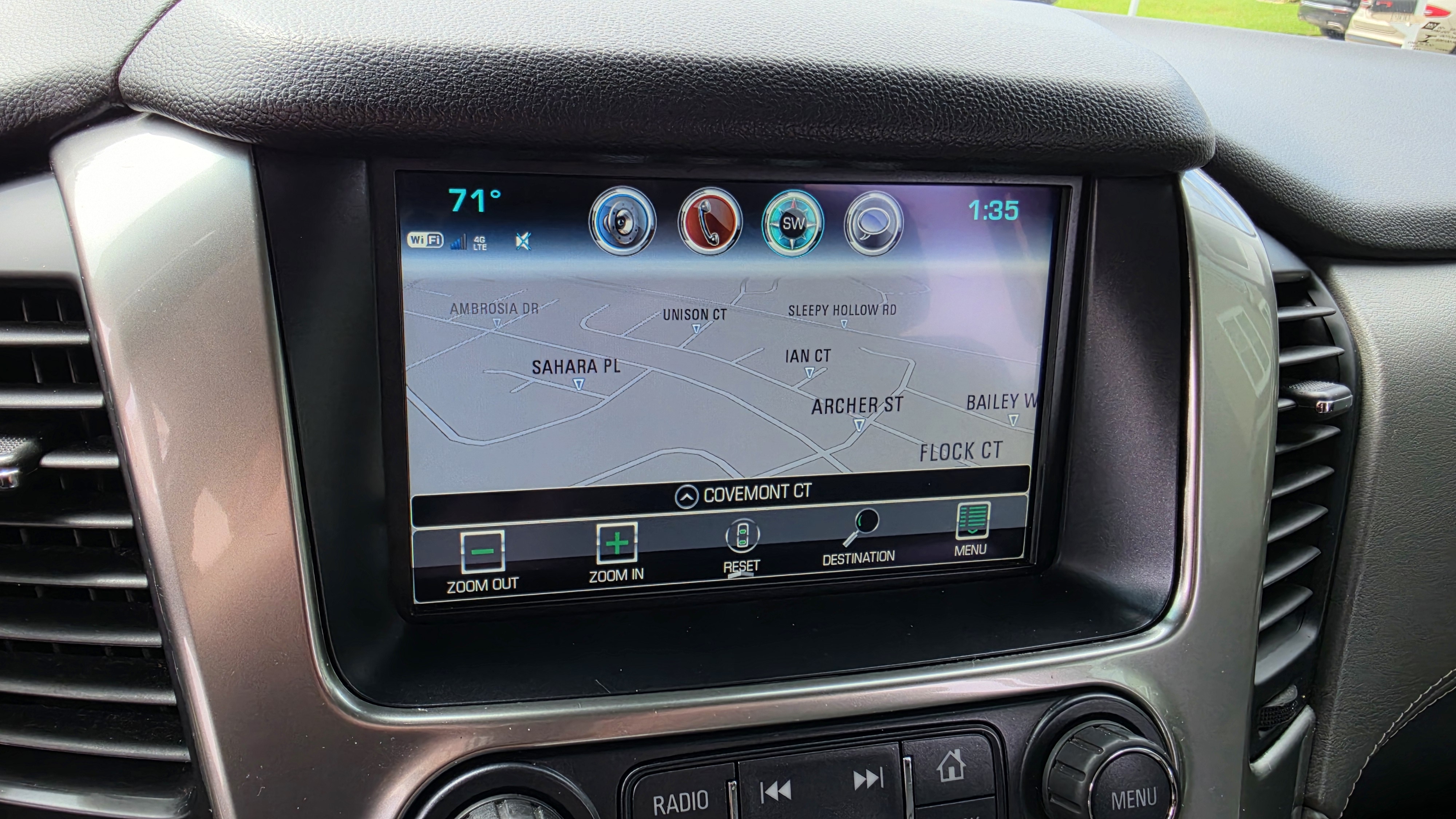 Used 2019 Chevrolet Suburban LT RWD image 19