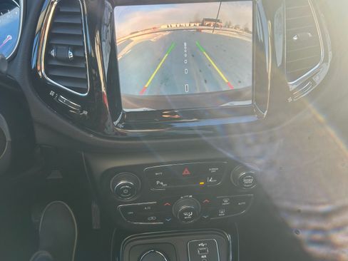 Used 2021 Jeep Compass Limited w/ Sun and Sound Group image 13