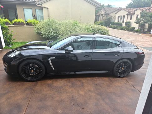 Used 2013 Porsche Panamera image 1