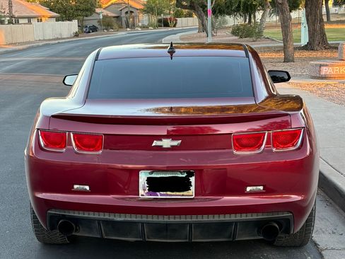 Used 2010 Chevrolet Camaro LT w/ White Stripe Package RWD image 4