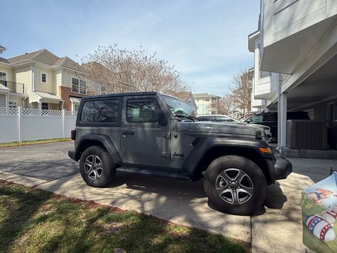 Used 2022 Jeep Wrangler Sport image 2