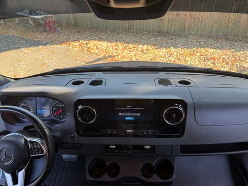 Used 2023 Mercedes-Benz Sprinter 3500 image 24