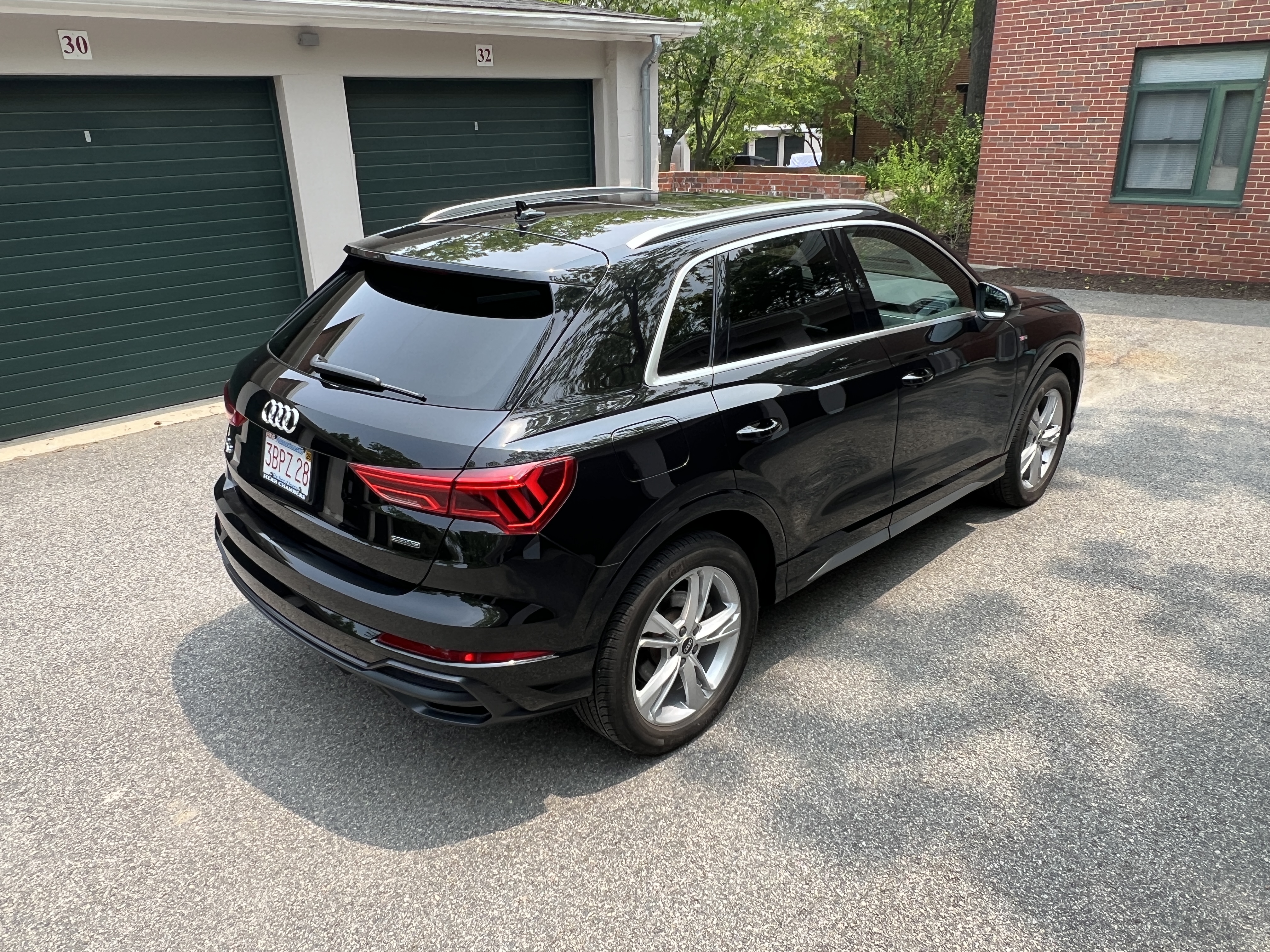 Used 2021 Audi Q3 2.0T Premium Plus w/ Premium Plus Package AWD/4WD image 2