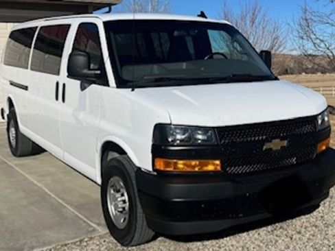 Used 2022 Chevrolet Express 3500 LS image 9