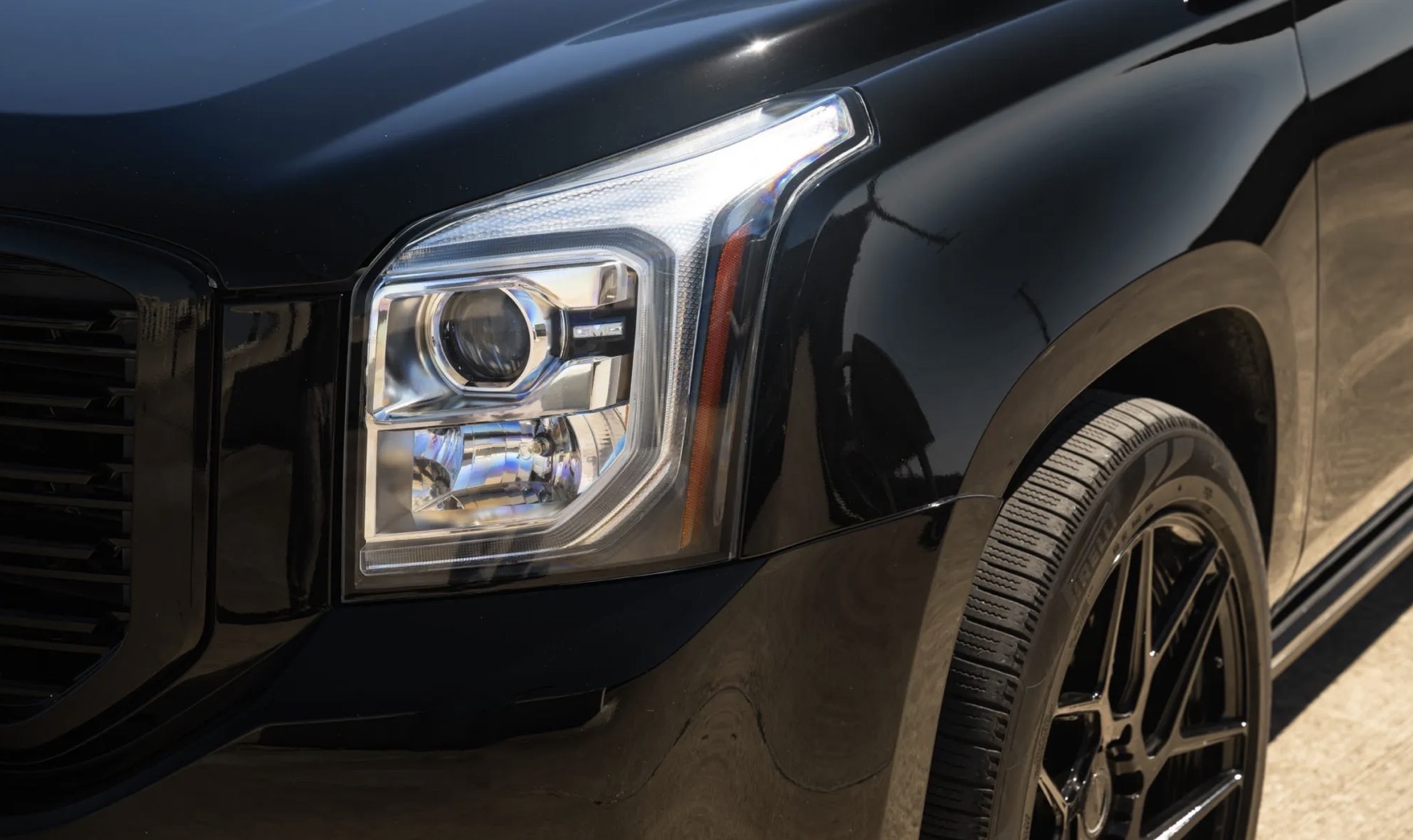 Used 2019 GMC Yukon XL Denali w/ Denali Ultimate Package RWD image 8