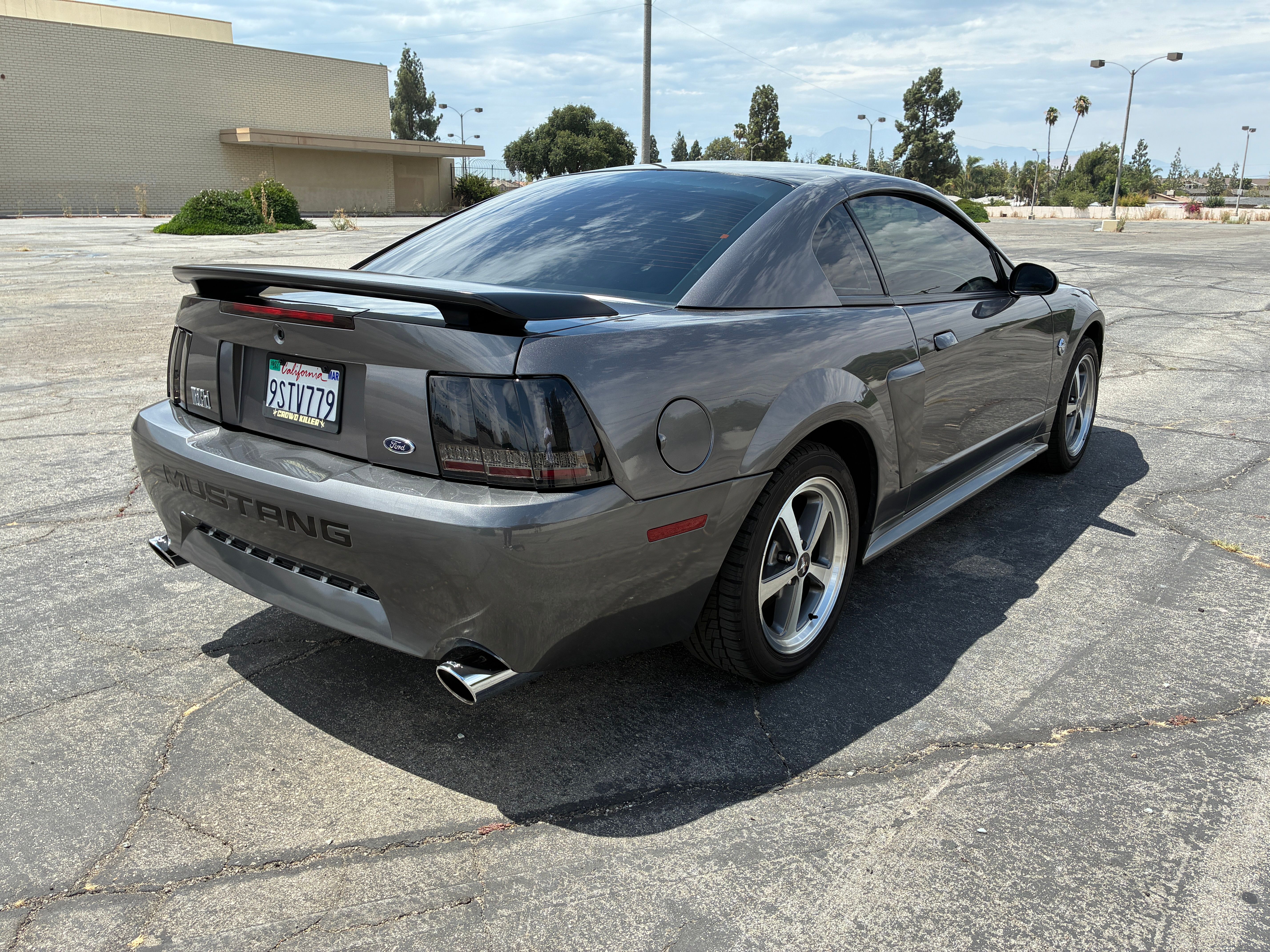 Used 2004 Ford Mustang Mach 1 RWD image 11
